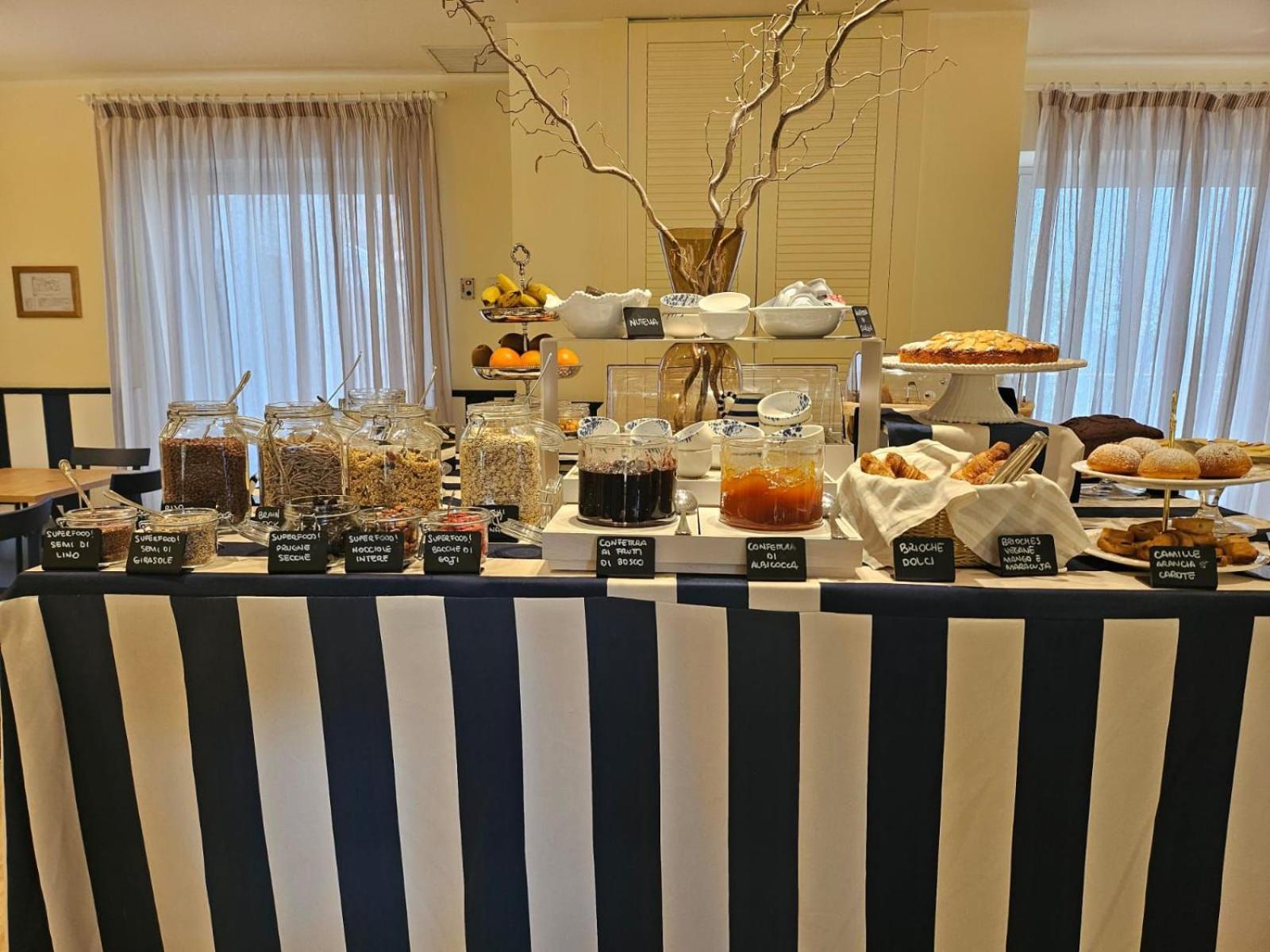 Mure Hotel נומאנה מראה חיצוני תמונה